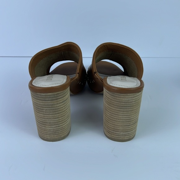 DIBA.True Twin Crest Heel SandaL - Picture 5 of 11